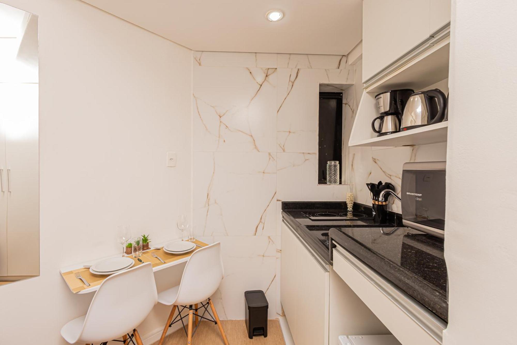 Apartamento Ben - Flats Completos Com Limpeza Diaria E Estacionamento Incluso